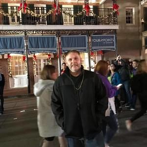 Meet your Posher, Les